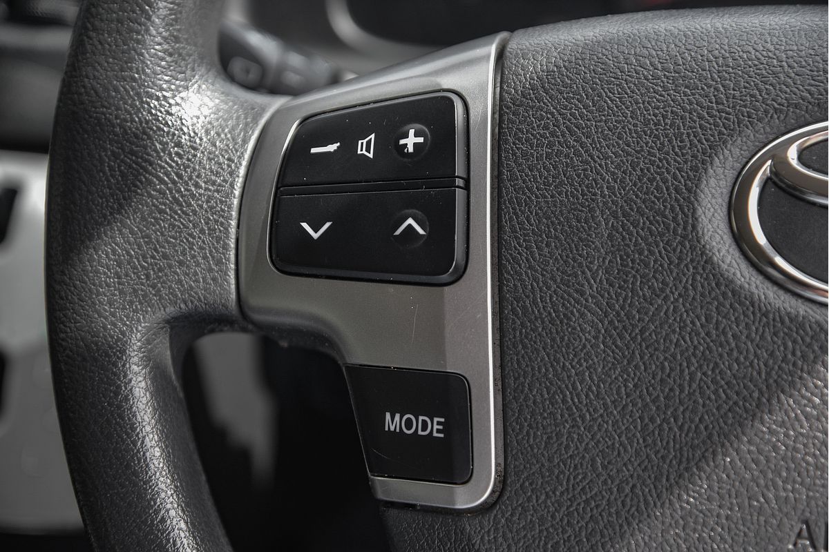 2014 Toyota Hiace Commuter TRH223R ELWB High Roof