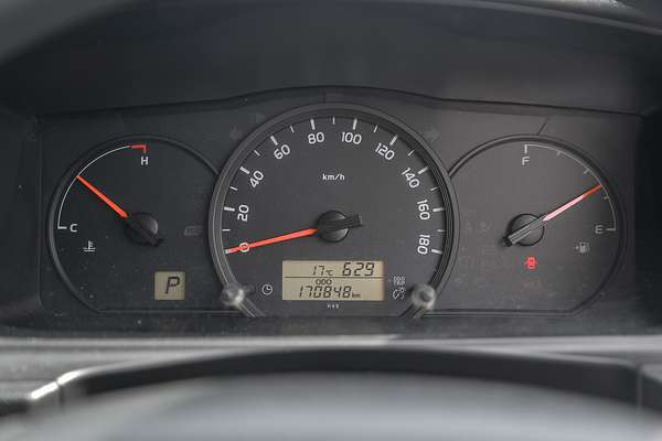 2014 Toyota Hiace Commuter TRH223R ELWB High Roof