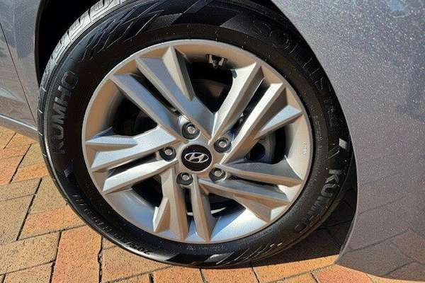 2019 Hyundai Elantra Active AD.2