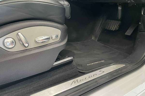 2024 Porsche Macan S 95B MY24