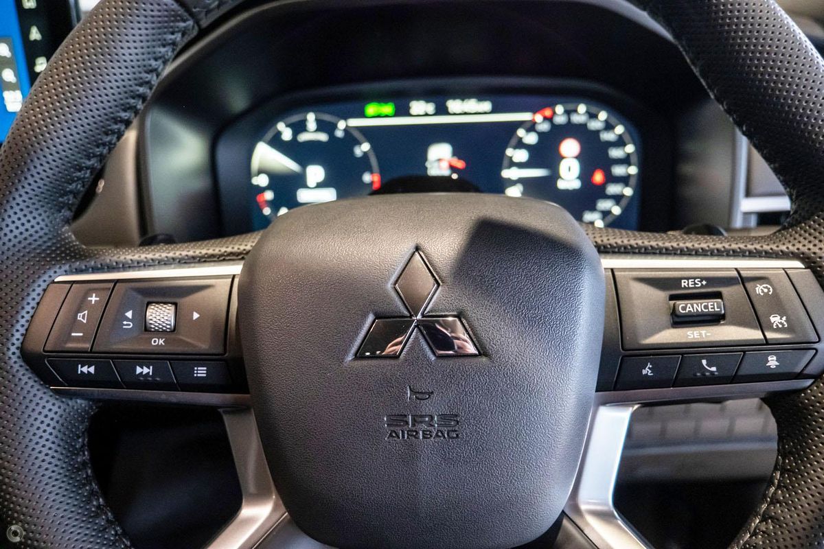 2025 Mitsubishi Outlander LS ZM