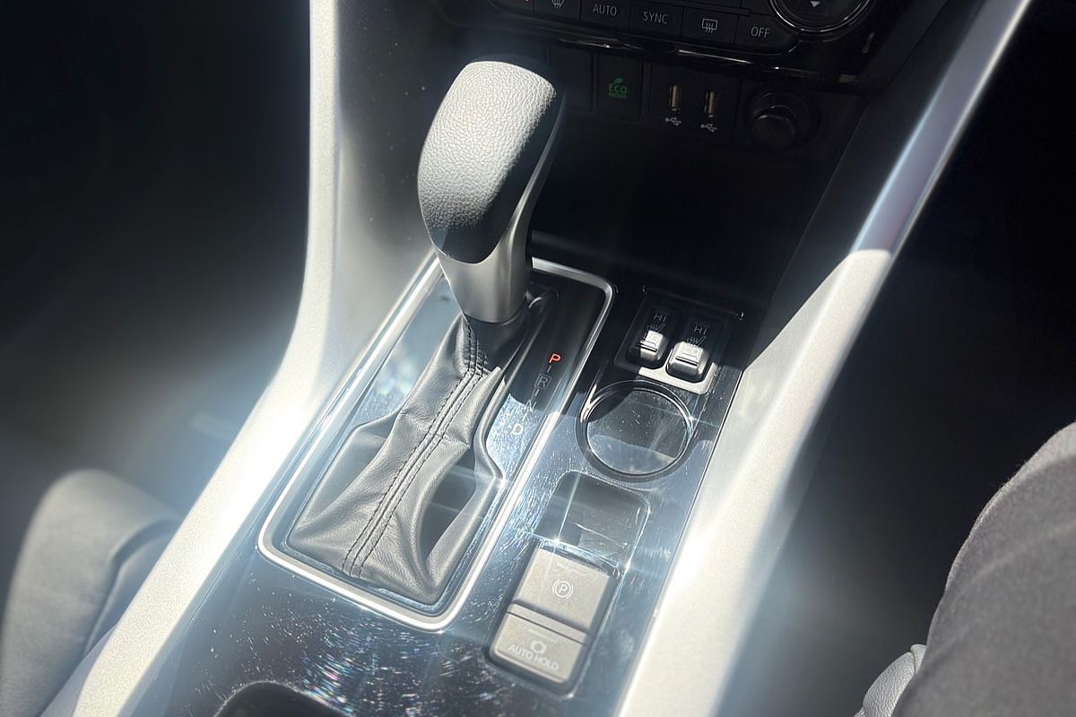 2024 Mitsubishi Eclipse Cross Exceed YB