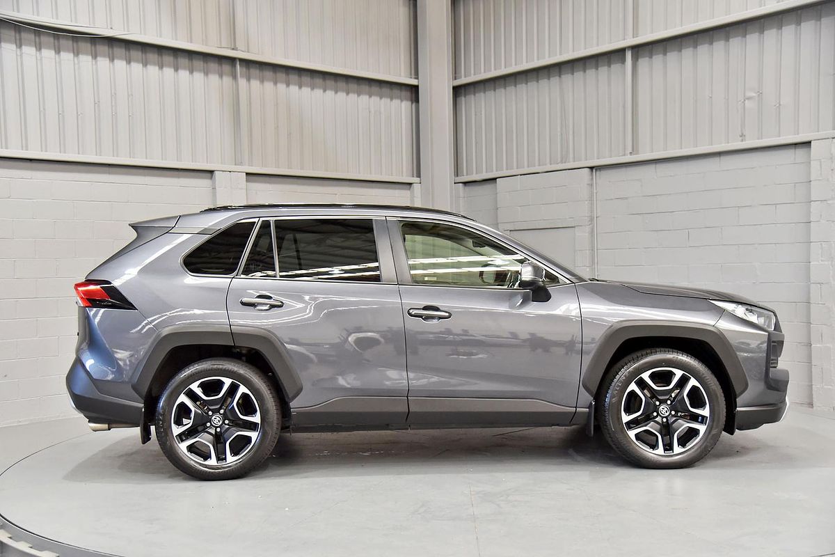 2020 Toyota RAV4 Edge AXAA54R