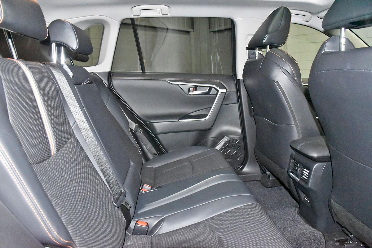 2020 Toyota RAV4 Edge AXAA54R