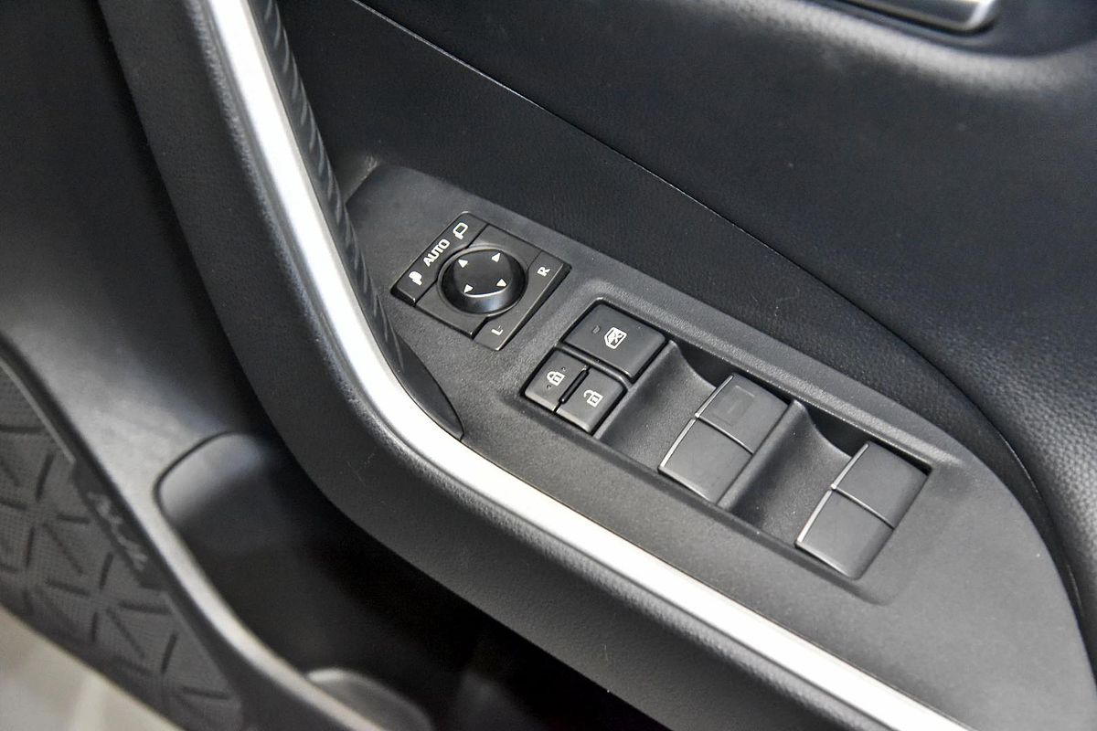 2020 Toyota RAV4 Edge AXAA54R