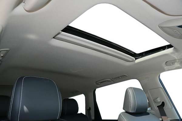 2025 LDV D90 Executive SV9A