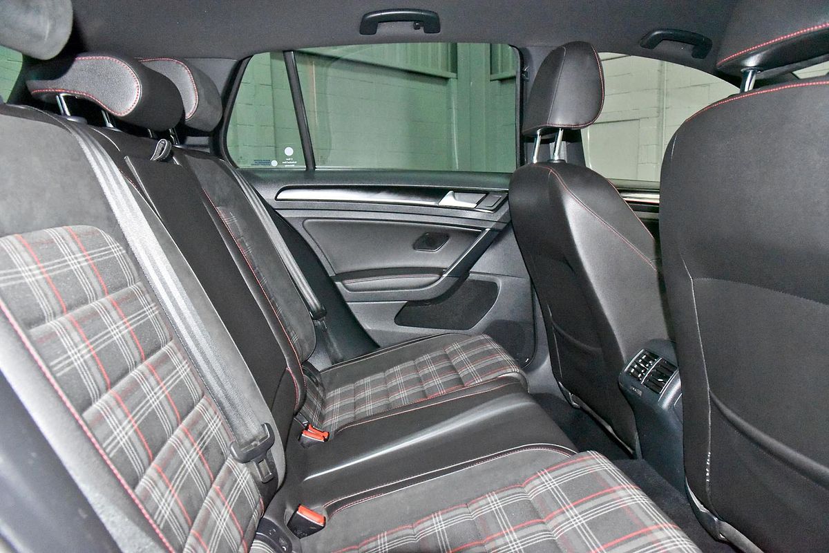 2015 Volkswagen Golf GTI Performance 7