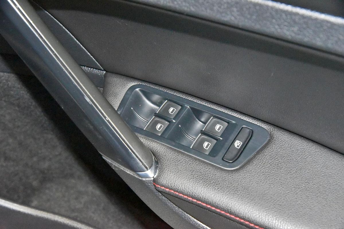 2015 Volkswagen Golf GTI Performance 7