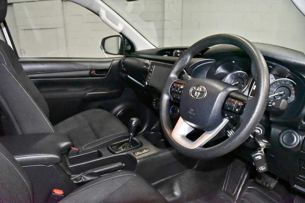 2024 Toyota Hilux SR GUN126R 4X4