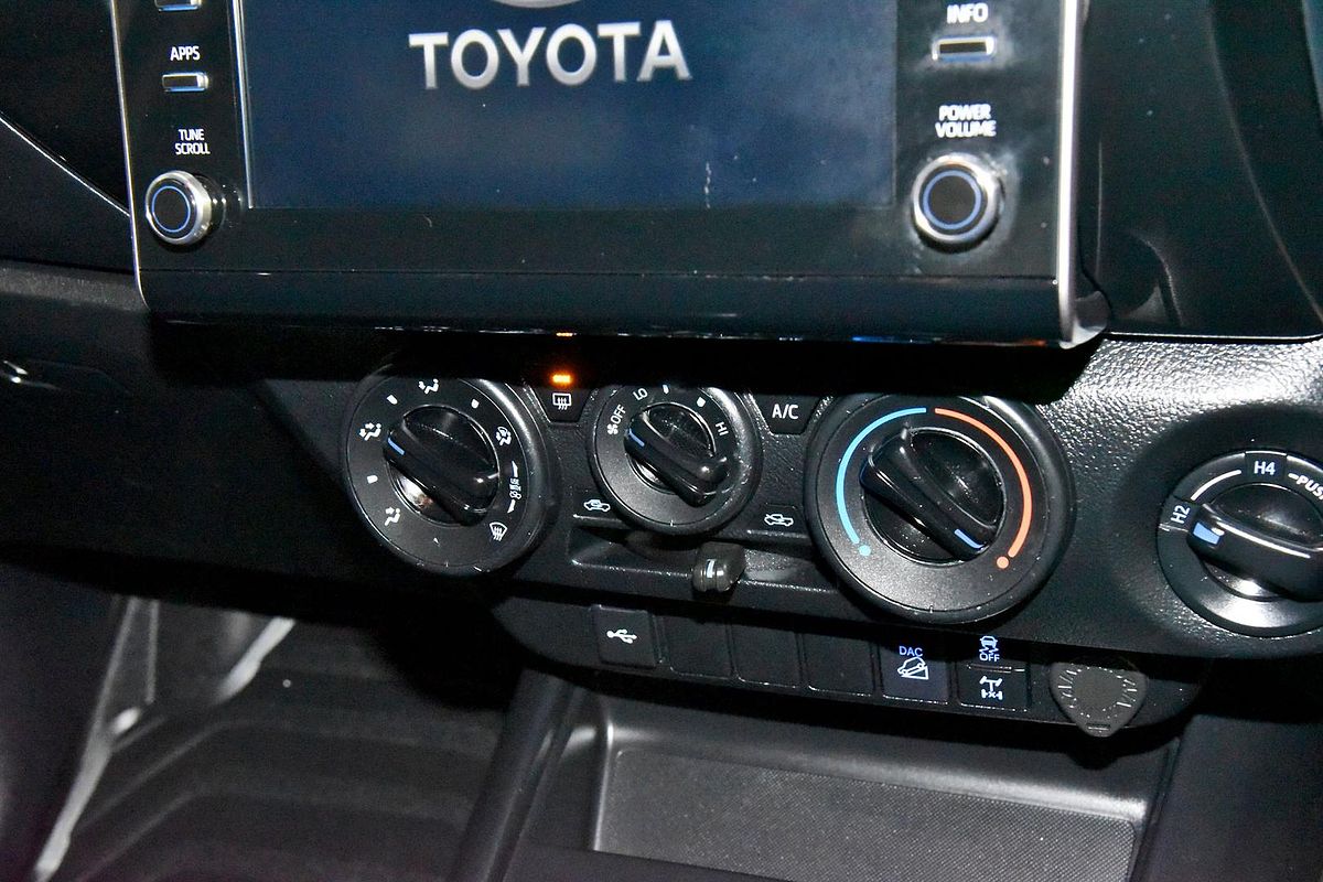 2024 Toyota Hilux SR GUN126R 4X4
