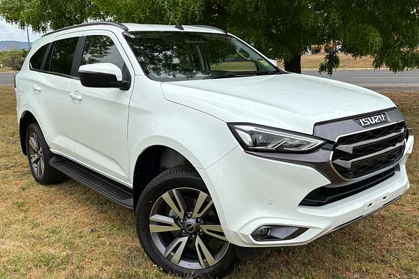 2022 Isuzu MU-X LS-T