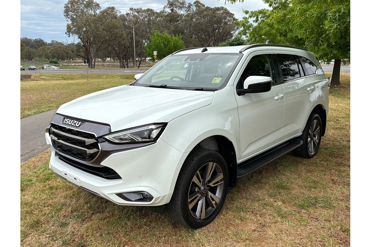 2022 Isuzu MU-X LS-T