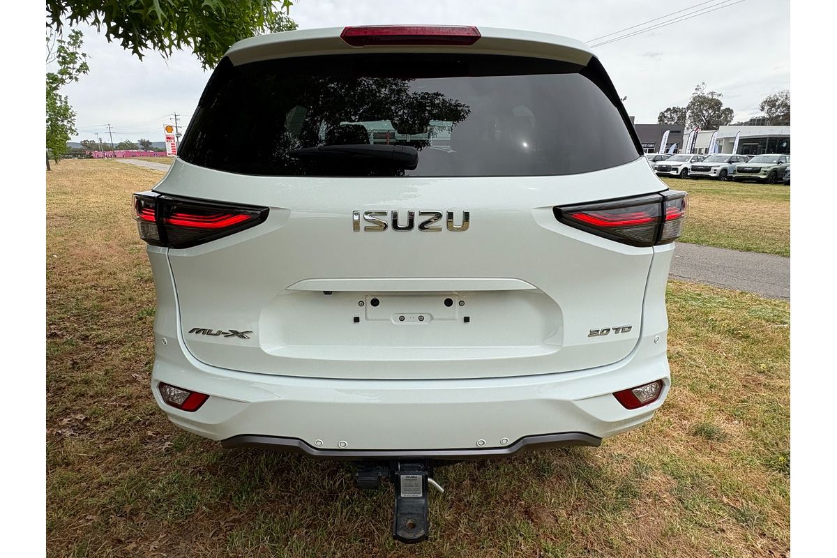 2022 Isuzu MU-X LS-T