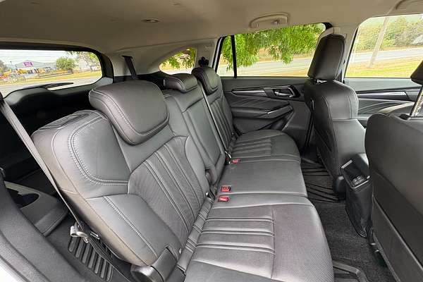 2022 Isuzu MU-X LS-T