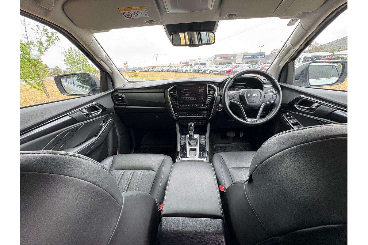 2022 Isuzu MU-X LS-T