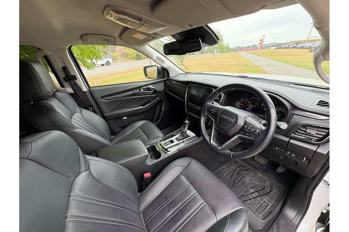 2022 Isuzu MU-X LS-T