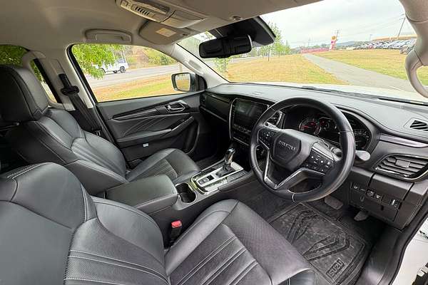 2022 Isuzu MU-X LS-T
