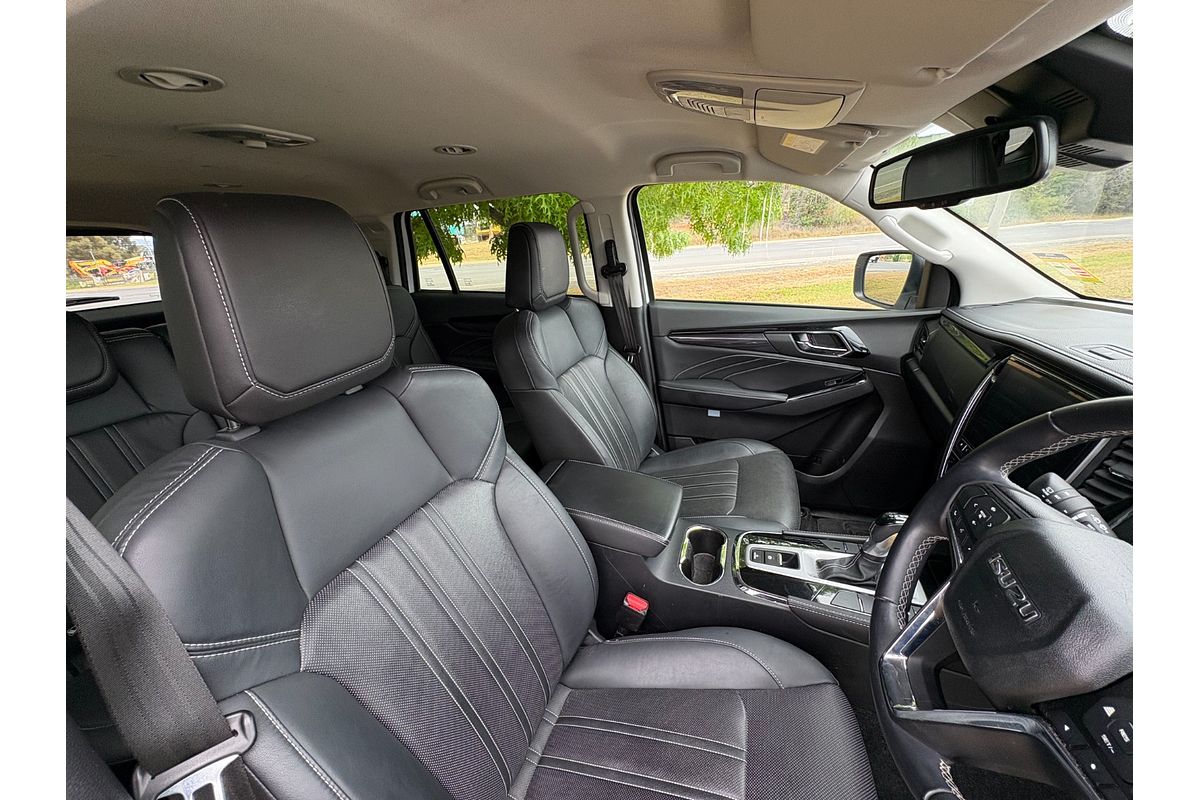2022 Isuzu MU-X LS-T