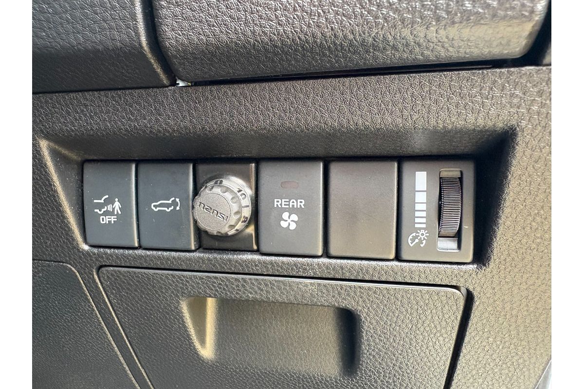 2022 Isuzu MU-X LS-T