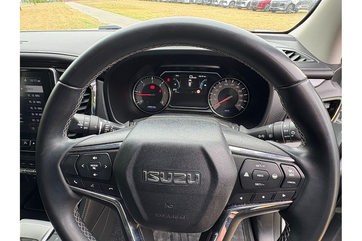 2022 Isuzu MU-X LS-T