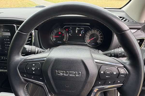 2022 Isuzu MU-X LS-T