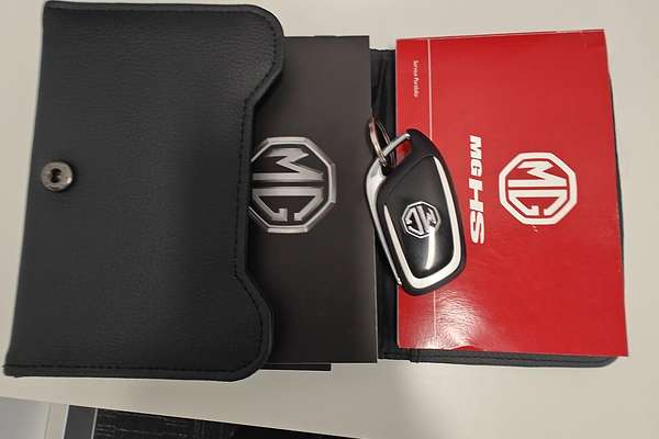 2023 MG HS Essence SAS23