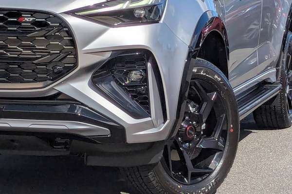 2025 Isuzu MU-X X-TERRAIN