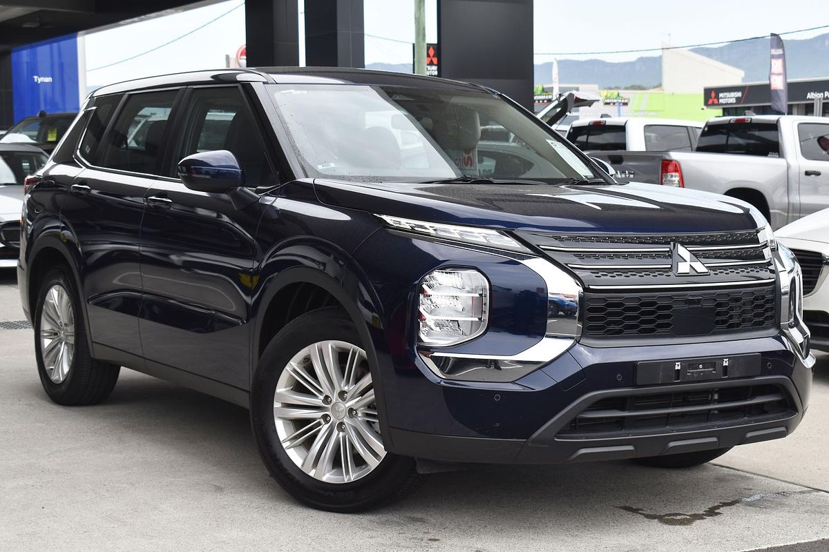 2023 Mitsubishi Outlander ES ZM