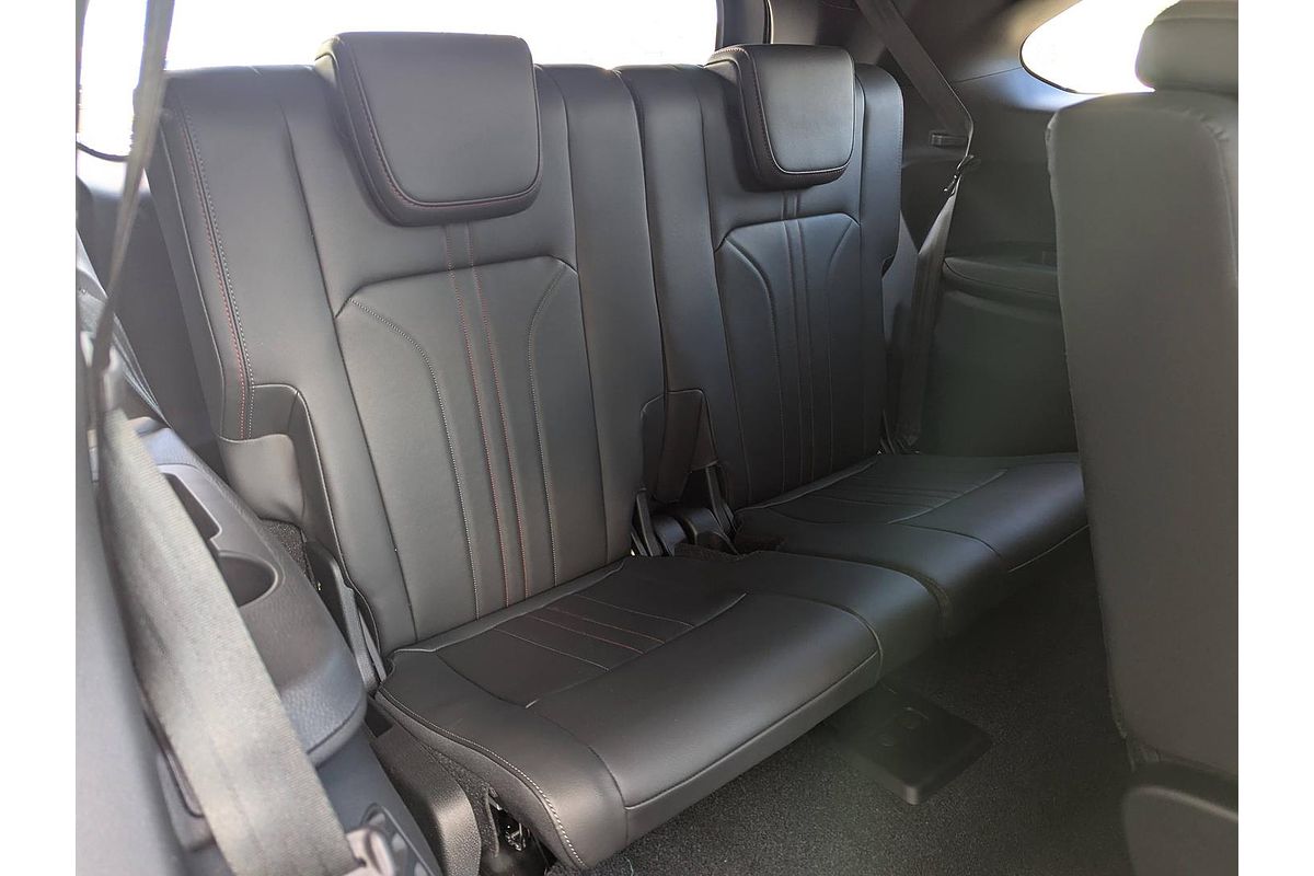 2025 Isuzu MU-X X-TERRAIN