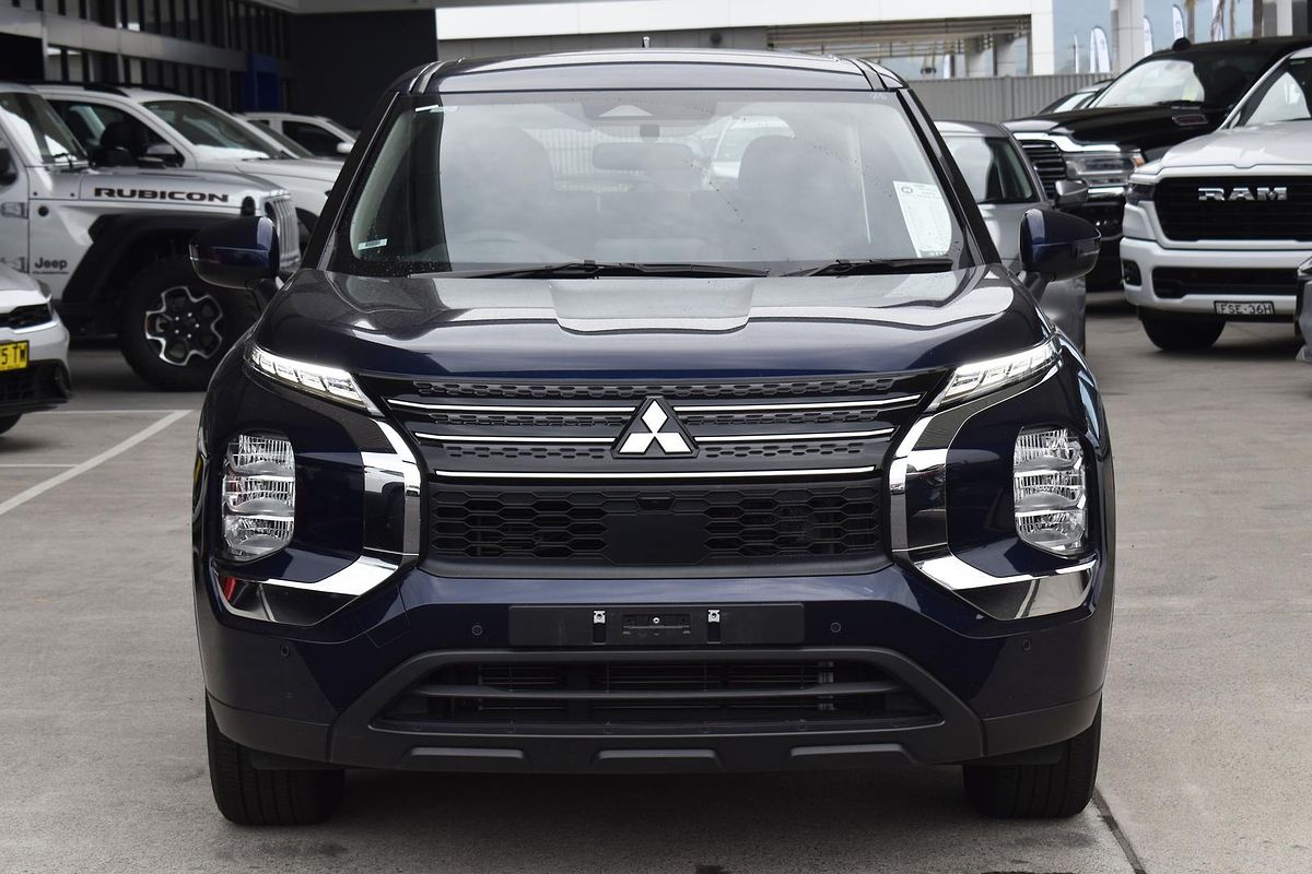 2023 Mitsubishi Outlander ES ZM