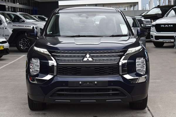 2023 Mitsubishi Outlander ES ZM