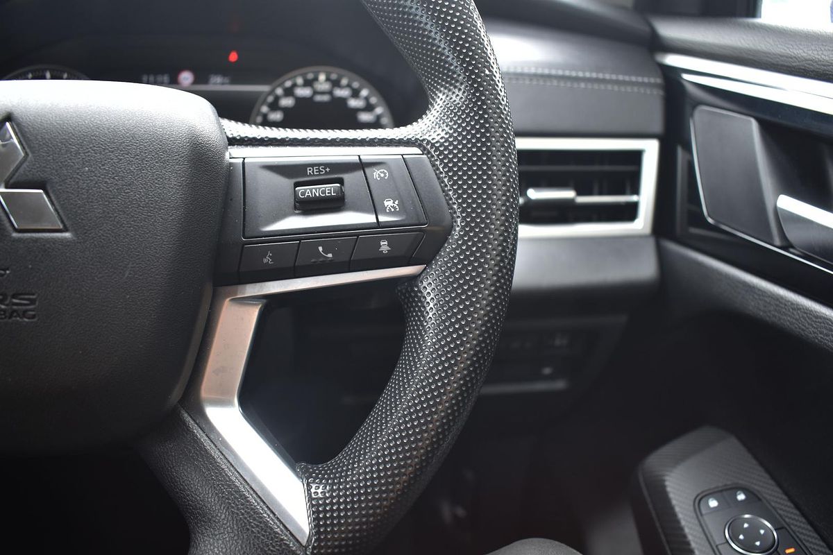 2023 Mitsubishi Outlander ES ZM