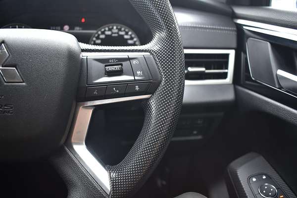 2023 Mitsubishi Outlander ES ZM