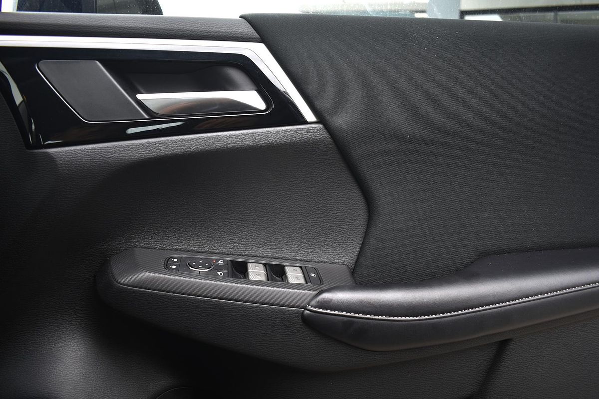 2023 Mitsubishi Outlander ES ZM