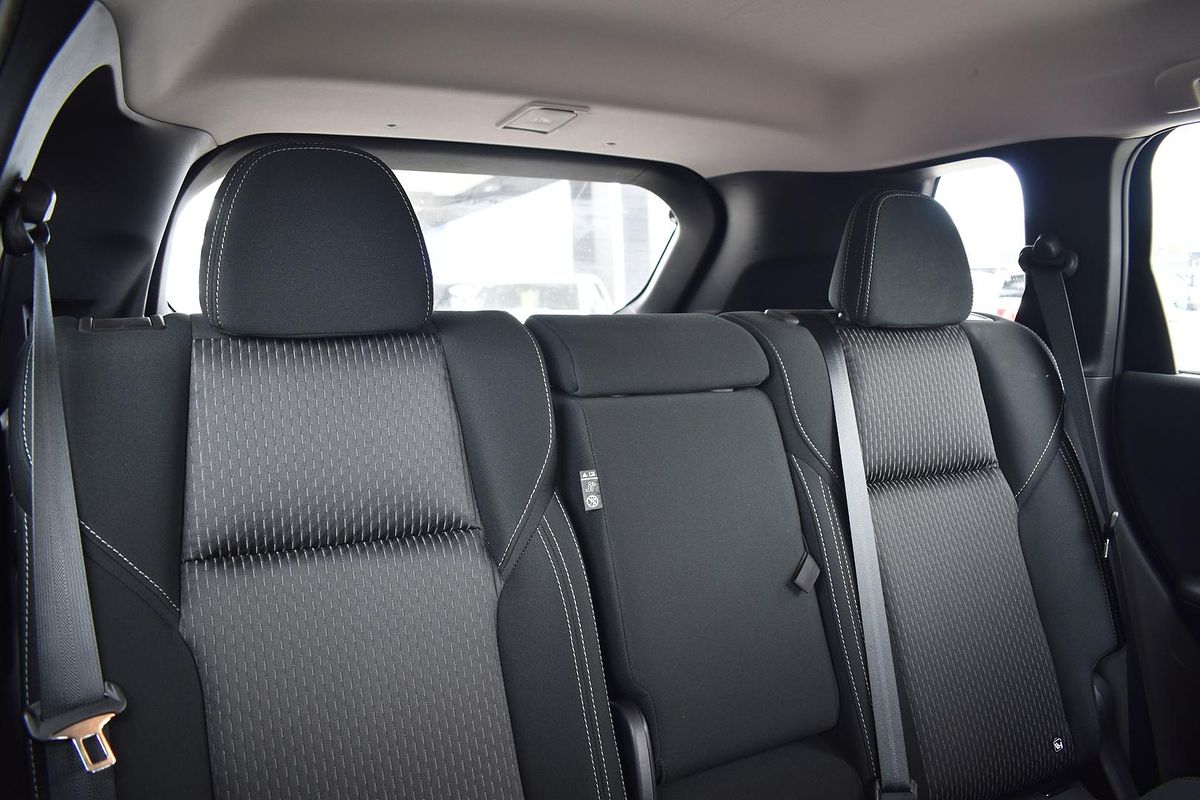 2023 Mitsubishi Outlander ES ZM