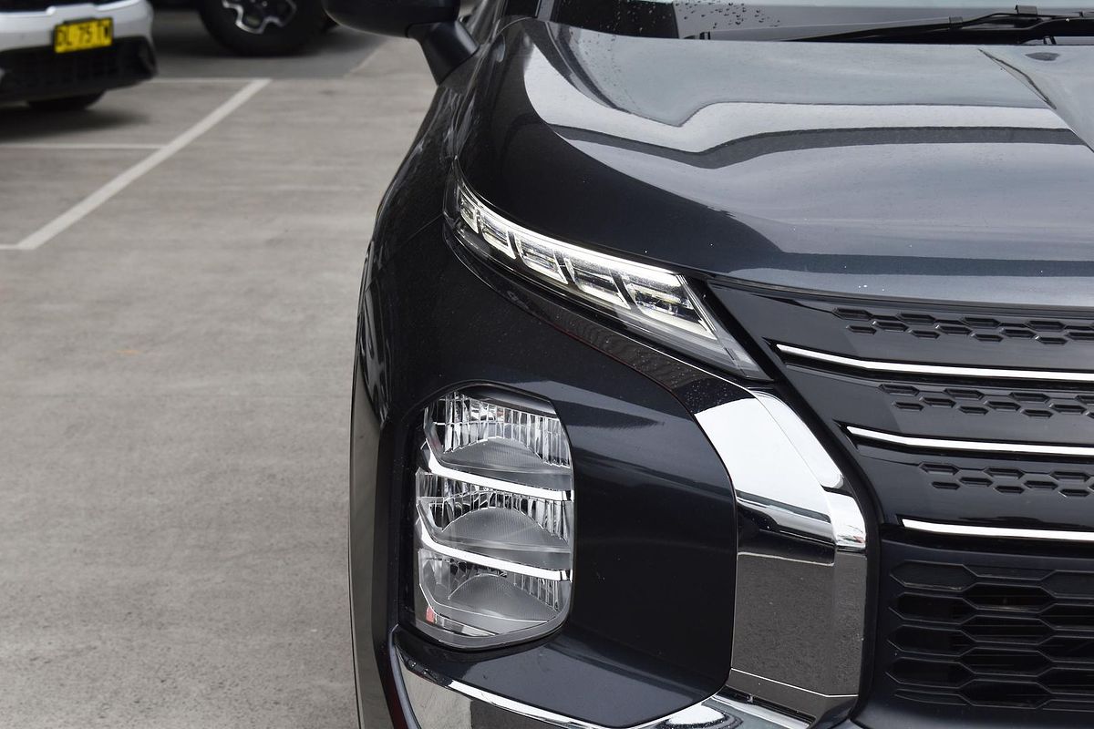 2024 Mitsubishi Outlander ES ZM