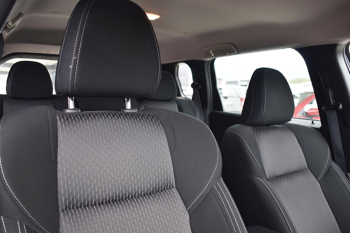 2024 Mitsubishi Outlander ES ZM