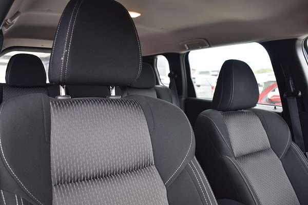 2024 Mitsubishi Outlander ES ZM