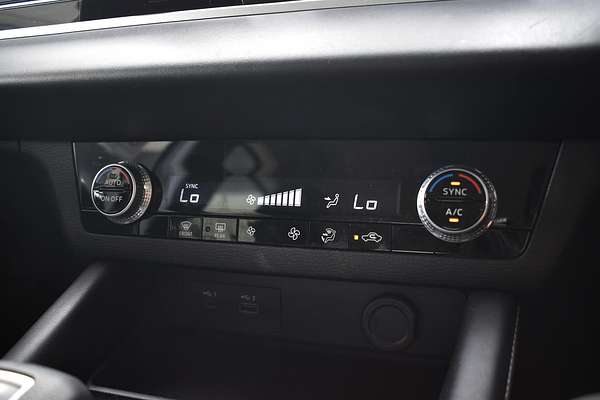 2024 Mitsubishi Outlander ES ZM