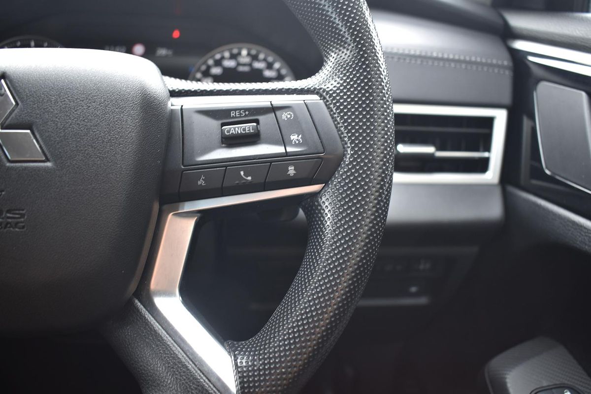 2024 Mitsubishi Outlander ES ZM