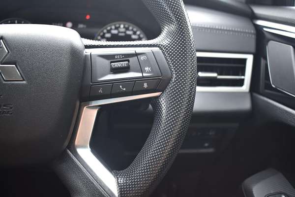 2024 Mitsubishi Outlander ES ZM