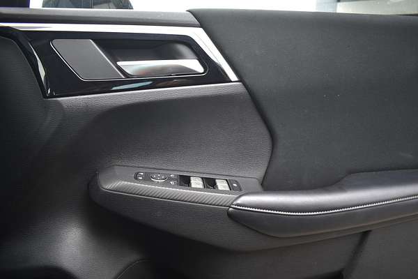 2024 Mitsubishi Outlander ES ZM