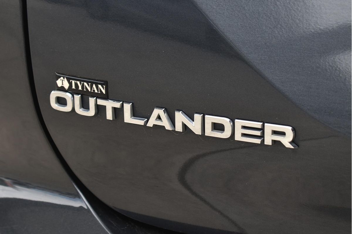 2024 Mitsubishi Outlander ES ZM