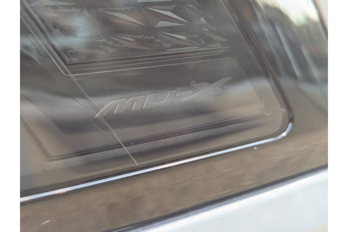 2025 Isuzu MU-X X-TERRAIN