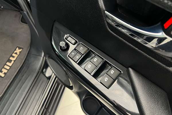 2023 Toyota Hilux Rogue GUN126R 4X4 thumb-9