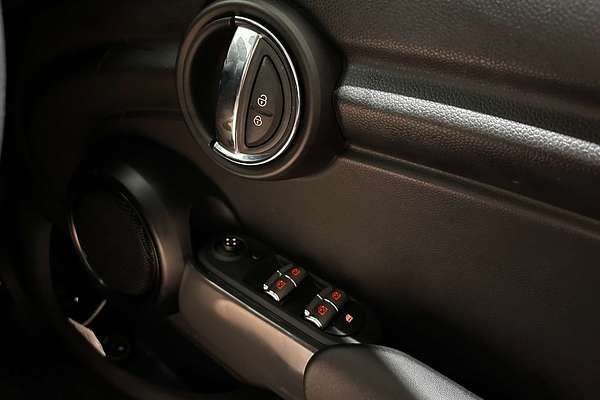 2020 MINI Hatch Cooper F55 LCI