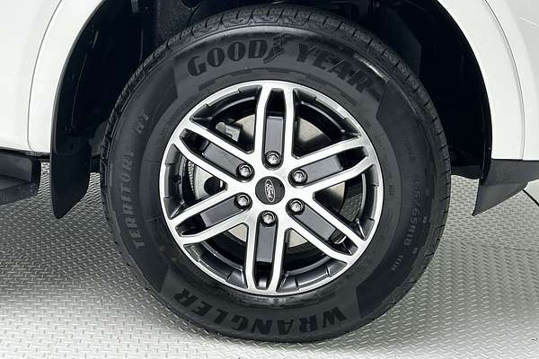 2025 Ford Everest Trend 2.0L thumb-9