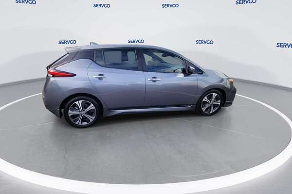 2020 Nissan LEAF SV