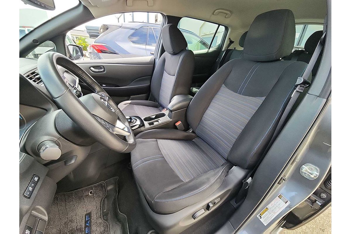 2020 Nissan LEAF SV