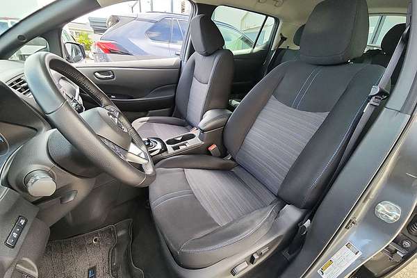 2020 Nissan LEAF SV
